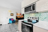 Levittown Onyx: A Jazzy 2-Bedroom Apartment in Toa Baja with WiFi, AC