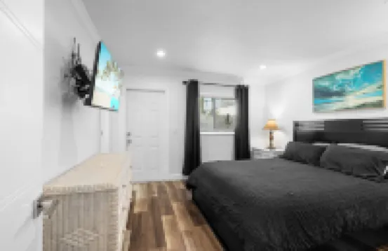 Unit  3 Lauderdale by the Sea Updated Two Bedrm/ 1st Floor200+- Steps to Beach