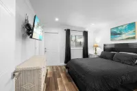 UNIT # 3 LAUDERDALE BY THE SEA Two Bedroom/ ground floor200 steps to beach