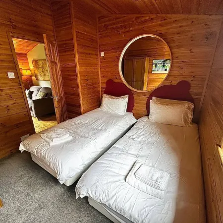 Serene Watermouth Cabin Retreat With Hot Tub & Stunning Coastal Views