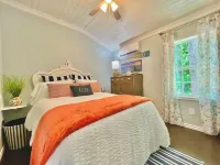 Lake Sam Rayburn Cabin!  DIRECT WATERFRONT! Bring Jet Skies, Boat, Fishing Gear!