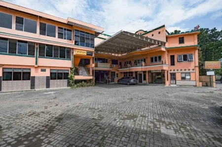 Sartika Hotel Mitra RedDoorz Pati