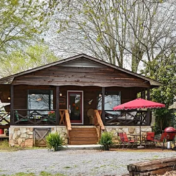 "The Cabin" at North Alabama Sailing Marina - Sail, Fish, Ski or Just Relax!