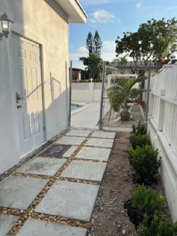 Cozy studio #5 with pool near beach  VRBO โรงแรมใน