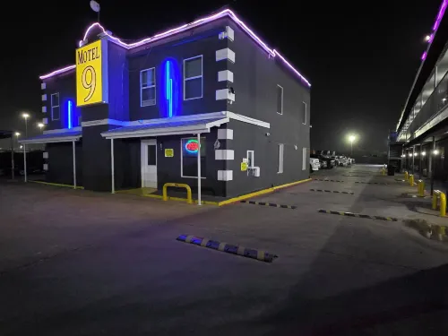 Motel 9