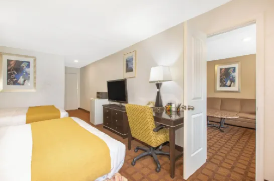 Umpqua Valley Hotel