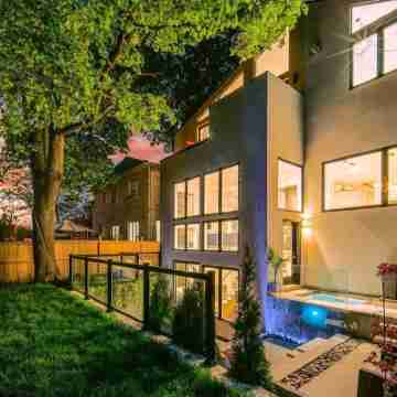 Brand New Modern Mansion Hotel Exterior