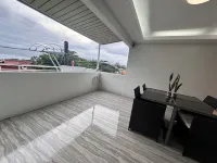 The Penthouse - Barretto,,Olongapo City Near Beach and Inflatable Island