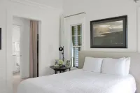 2 Bed 2 Bath Waterfront House located in Schooner Bay, Abaco Hotels in Schooner Bay