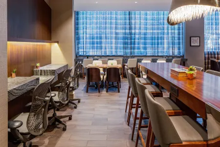 Hilton Richmond Downtown Отели рядом с достопримечательностью «Университет Вирджиния Коммонуэлт»