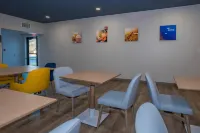 Comfort Inn & Suites River City Decatur - breakfast