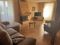 Village house in 04 with garden, very comfortable with many leisure activities Hôtels à : Selonnet