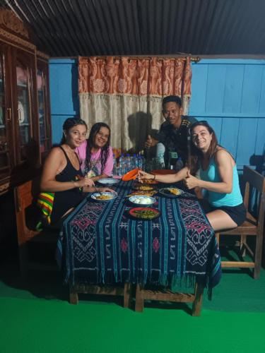 Bajo Komodo Homestay 조식