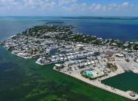 Waterfront 80' heated pool hottub Gorgeous views 20 mins to Key West & Marathon
