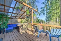 Unique Camano Cabin w/ Mountain + Water Views - Beach