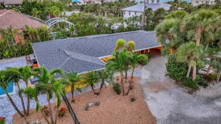 Expansive Pool and Golf Cart - Charming Island Escape