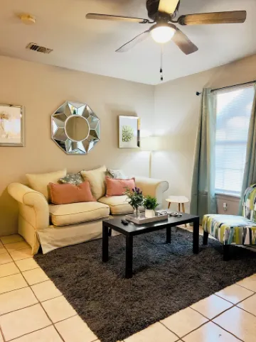 Retro Place - 2bedroom/1bathroom - GREAT VALUE!!!