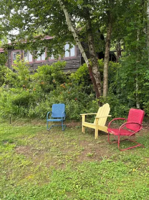 Private indoor pool & hot tub, 10 minutes to Gore, 25 minutes to Lake George