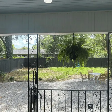 Charming 2-bedroom house with WiFi, AC in welcoming Monroe