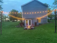 Historic Schoolhouse - Private Yet Central minutes from 480 and the Turnpike Hotels in Streetsboro