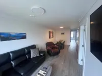 Clean 2 Bedroom