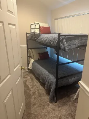 Charming 3-bedroom cottage with WiFi and AC in welcoming Brooklyn Hotels in Norvell Township