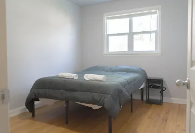 Spacious 2 BR 1 BATH - NEAR DOWNTOWN  호텔