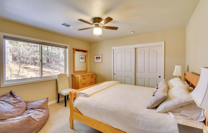 Hot Tub + Pool Table: Cabin Near Calaveras Park!