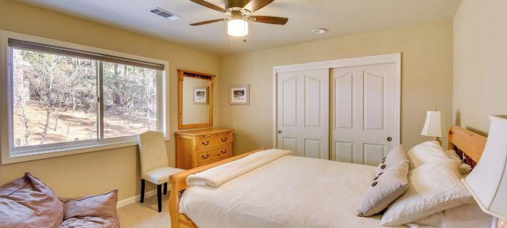 Hot Tub + Pool Table: Cabin Near Calaveras Park! Hotels in Arnold