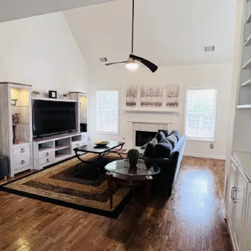 4 BR home quiet and peaceful