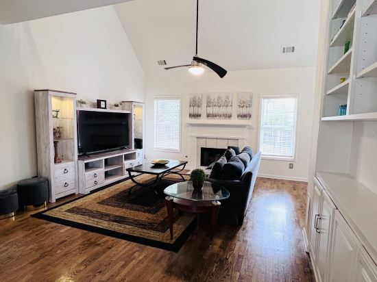 4 BR home quiet and peaceful