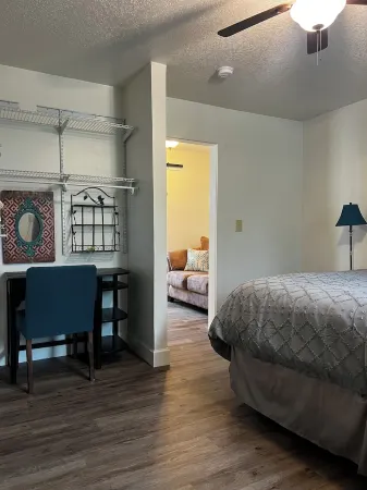 Charming 1-Bedroom Apartment on 3 Acres in Rural Woodburn, Near I-5 & Shopping