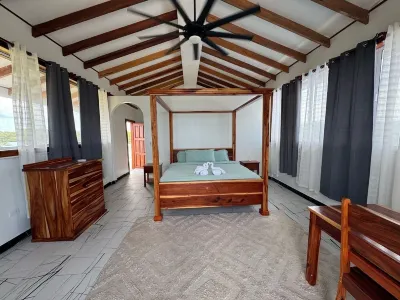 All-inclusive Oceanfront Villa: 7 bedrooms-7 bathrooms-sleeps 16+! Hotel a 