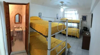 Rest house for 16 people Xochitepec Morelos Отели рядом с достопримечательностью «VALSOLEIL»