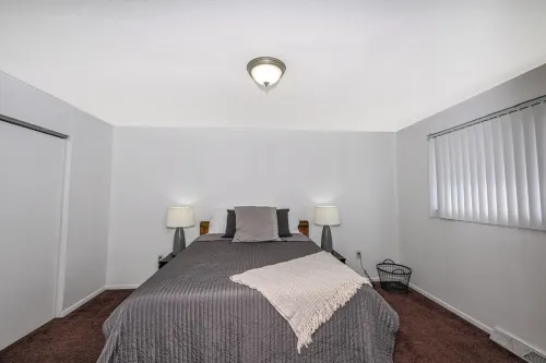 Chic and Stylish 1-Bed Retreat for Traveling Professionals!