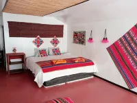 Salida del sol vista al lago Отели в г. 