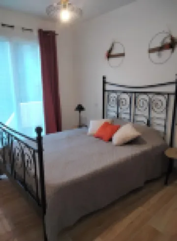 "Bruyère du Canigou", a new single-storey house, 60 m² facing the Canigou mountains 韋爾內萊班酒店