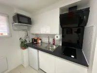 Le Refuge Coloré à 15 Minutes de Paris Hotels in Bobigny