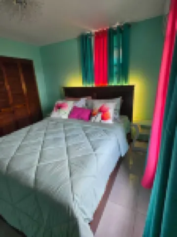 Beautiful 1-bedroom villa, kitchen, dining room, AC, WiFi, Pool, Beach access โรงแรมใน