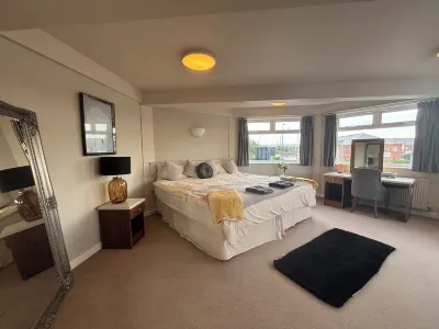 The Fitzwilliam Hotel Hotels near Wentworth Garden Centre
