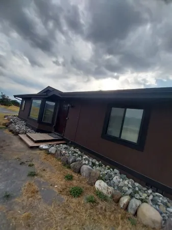 Emigrant Peak House with Spectacular View