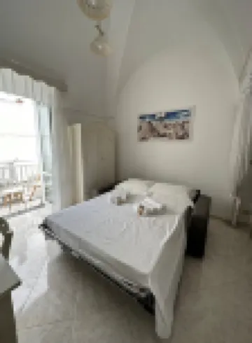 "casa Stella via Caracciolo"