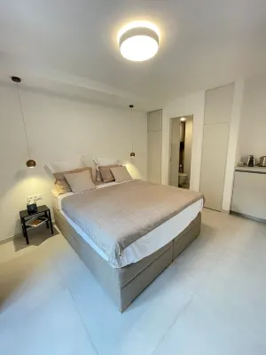 Luxury apartment with terrace, the perfect location for you daytrips Hotels in 