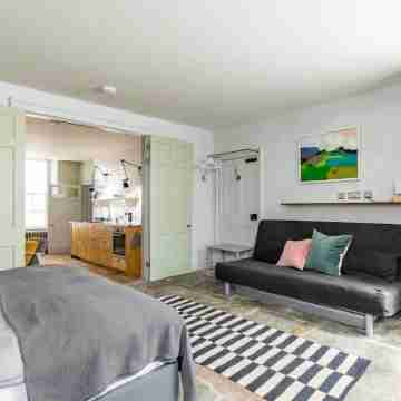 Luxury one bedroom apartment near centre of Bath Rooms