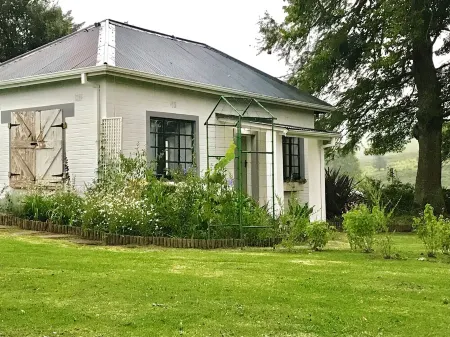 Farm fun for the family Отели рядом с достопримечательностью «Nelson Mandela Capture Site»