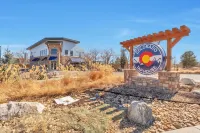Charming 3-bedroom, 4 Bath Townhome in Arvada, CO