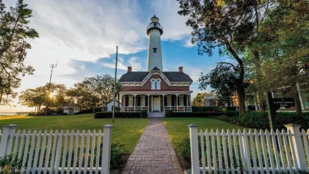 Peaceful St. Simons Stay Near Beaches & Golf