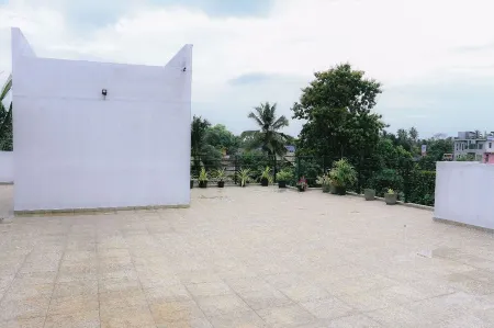 DreamScape Holiday Apartments Отели рядом с достопримечательностью «Sri Kannangararamaya»