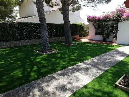 House with pool on the 1st line of the sea