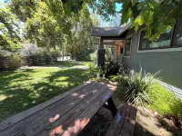Cozy Craftsman Sanctuary in the Best Neighborhood in Modesto